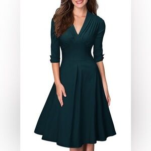 Miusol Green Vintage Style Midi Dress
Size Small